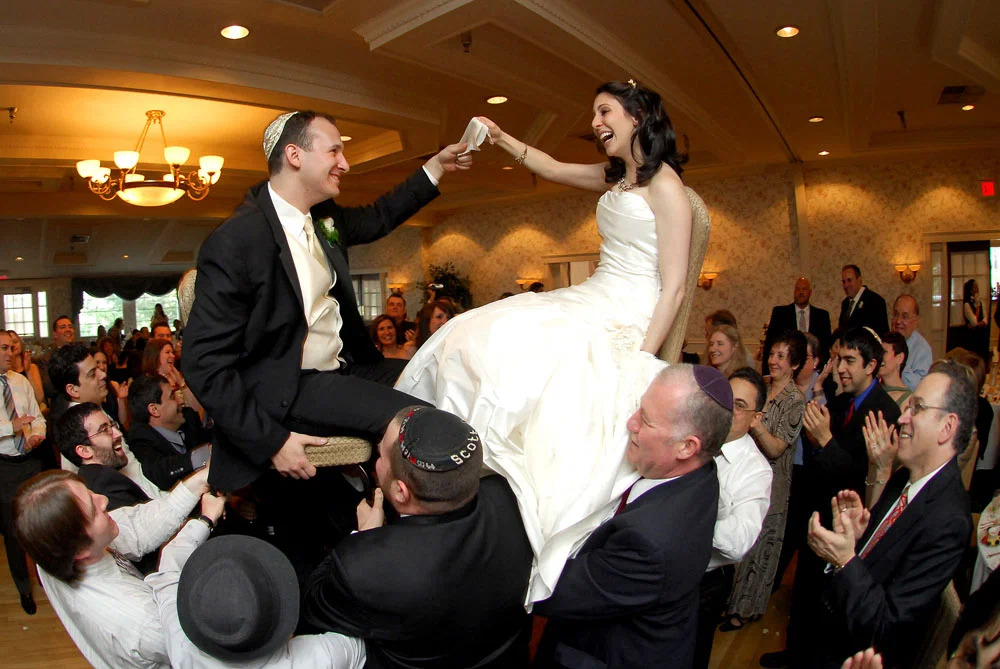How Professional DJs Keep Jewish Wedding Dance Floors Packed