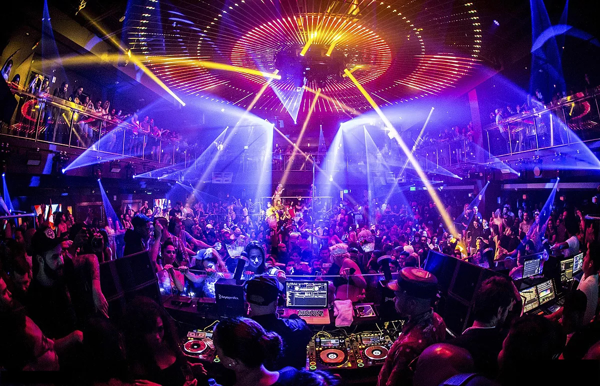 What Makes Miami Parties Feel So High Energy and Exclusive