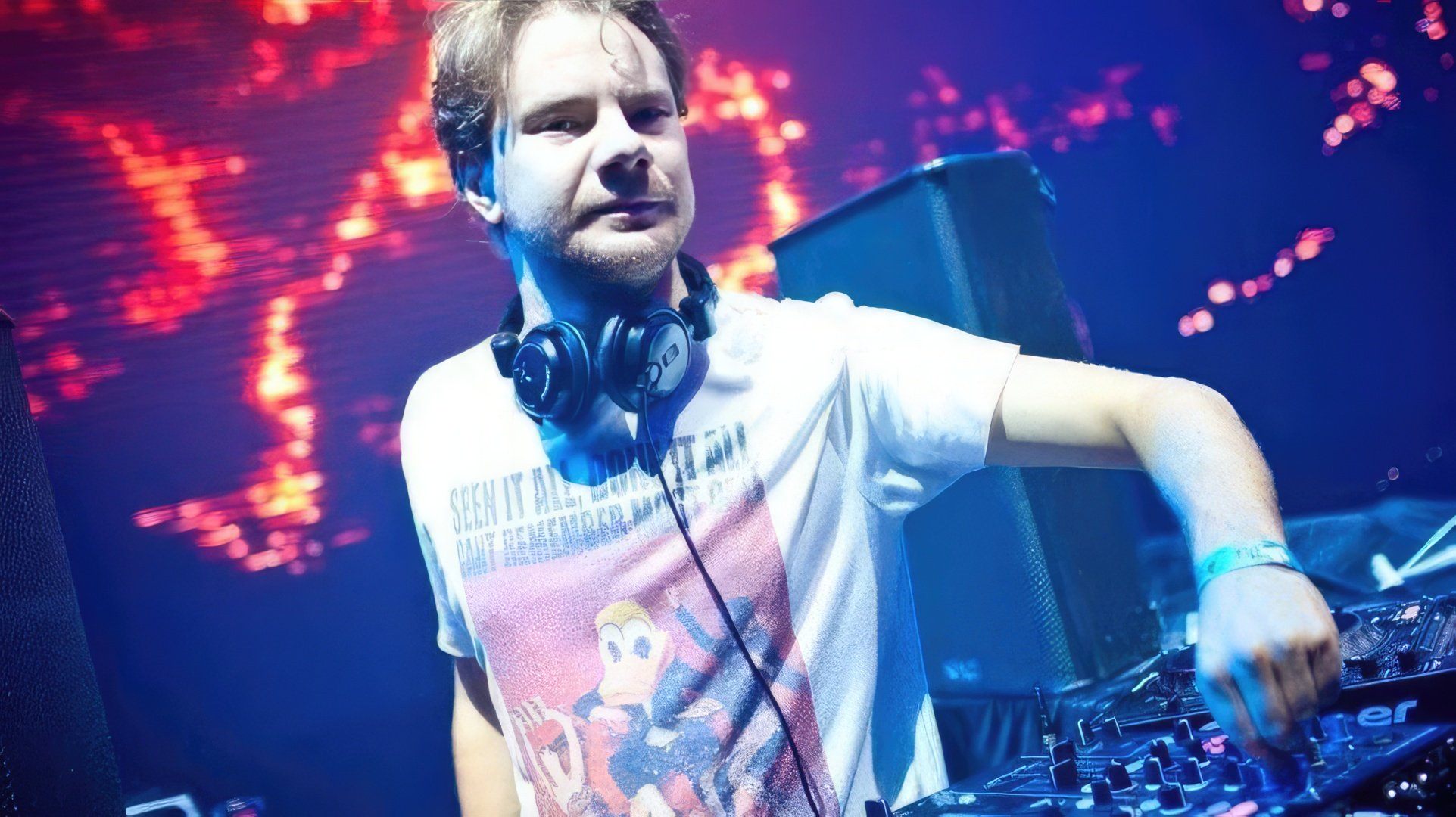 Why Should a Jewish DJ in NYC Host Your Next Party